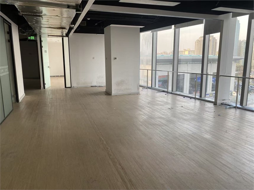 如果您正在为企业总部寻找兼具形象、交通与空间弹性的办公场所，西环广场T1值得纳入考察范围。